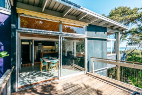 The Island Treehouse - Coast & Country, Auckland